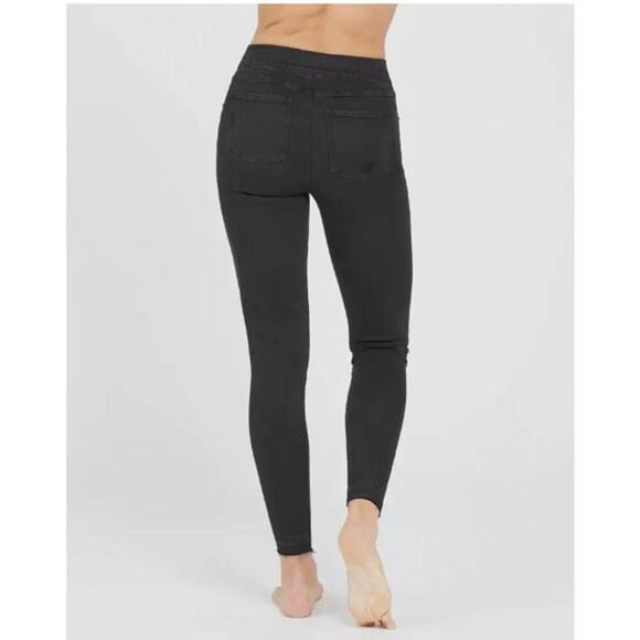 EUC Spanx Distressed Denim Skinny Pant Jeans Rip Black Medium - Picture 3 of 10